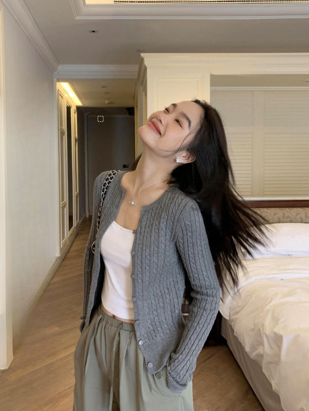 pusumede灰色麻花针织开衫外套女秋季修身显瘦百搭短款长袖上衣|undefined