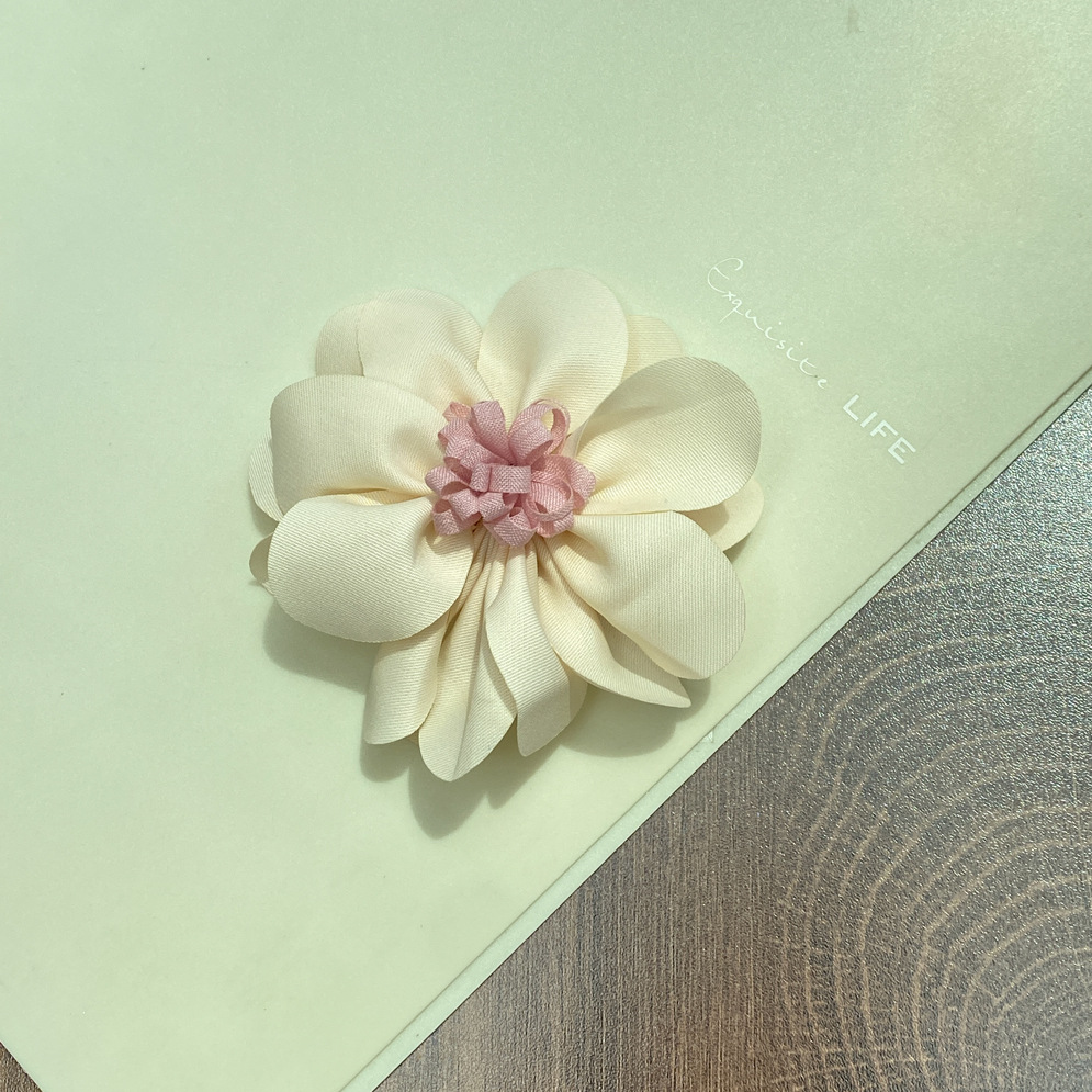 Accessories, flowered