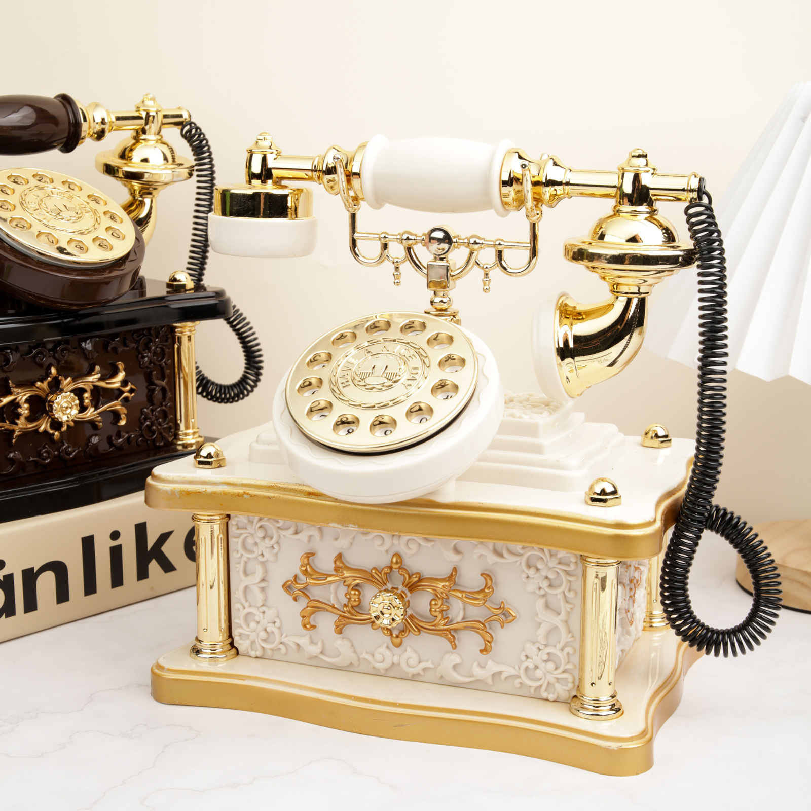 Teléfono con dial antiguo retro de alta gama, caja de música, caja de música, bar de almacenamiento de teléfonos de estilo europeo, cafetería, creatividad