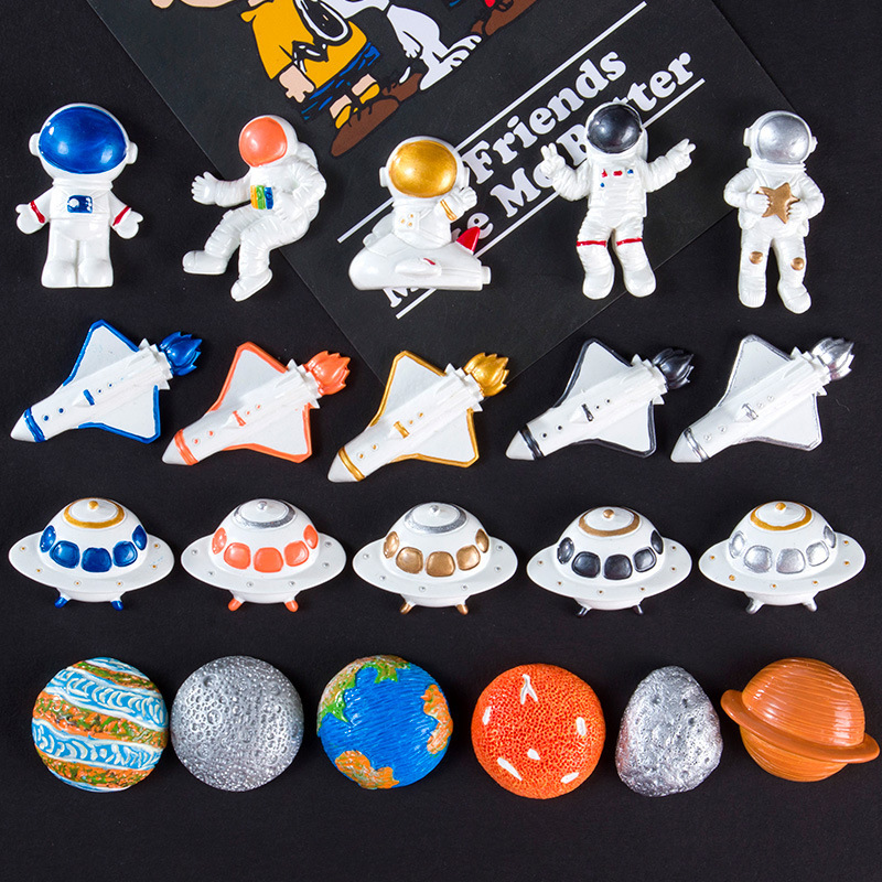 Space Astronaut plane planet cream glue phone case diy handmade creative decoration resin accessories Space Astronaut plane planet cream glue phone case diy handmade creative decoration resin accessories