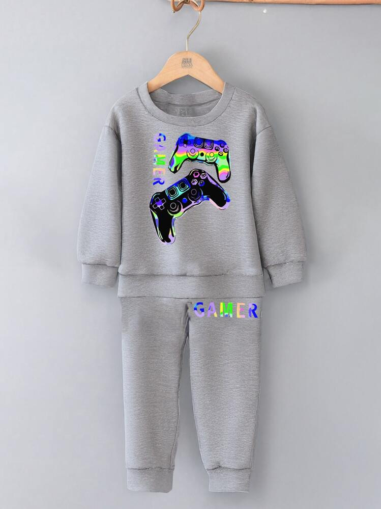 라이트 그레이 라운드넥 스웨트셔츠 + 그레이 팬츠