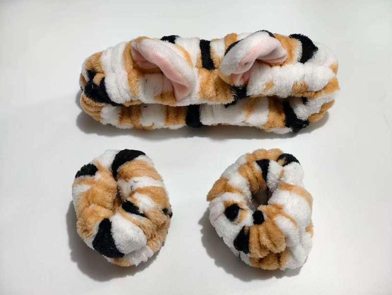 かわいいぬいぐるみ猫耳ヘッドバンド卸売女性の秋と冬超かわいい立体洗顔メイク防湿袖ストライプリストバンド|undefined