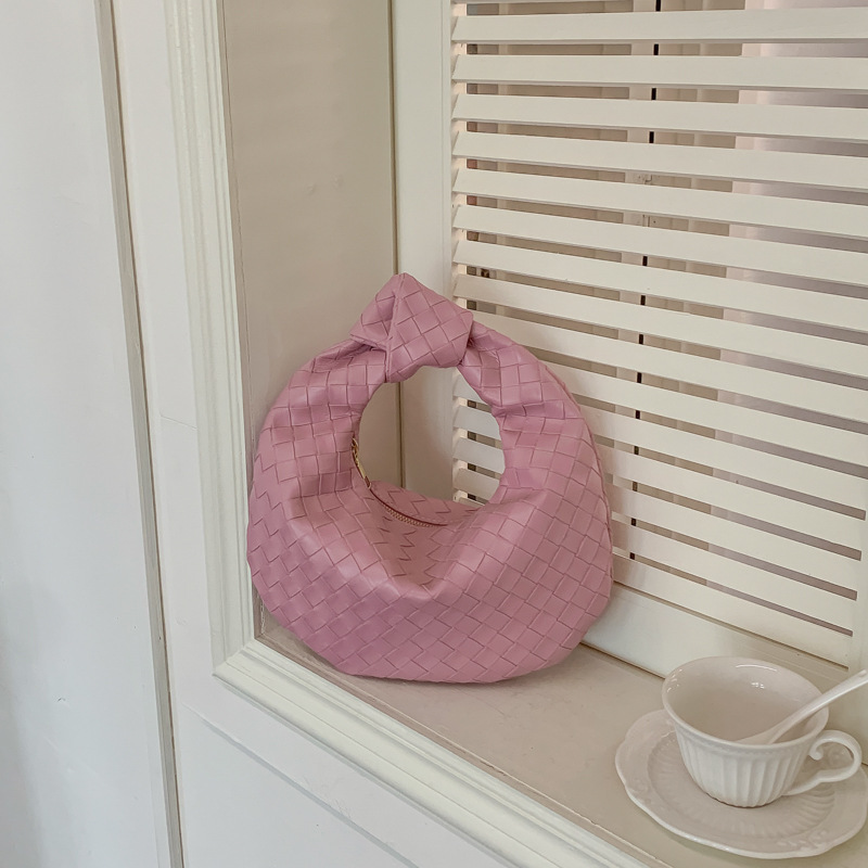 Cross-border fashion woven pattern moon handbag for women, 2026 new model, unique and versatile handbag, stylish evening bag Cross-border fashion woven pattern moon handbag for women, 2026 new model, unique and versatile handbag, stylish evening bag
