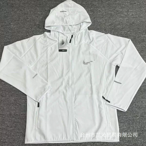 Summer lightweight sun-protective sports training running jacket for men, reflective night vision sports windbreaker wholesale