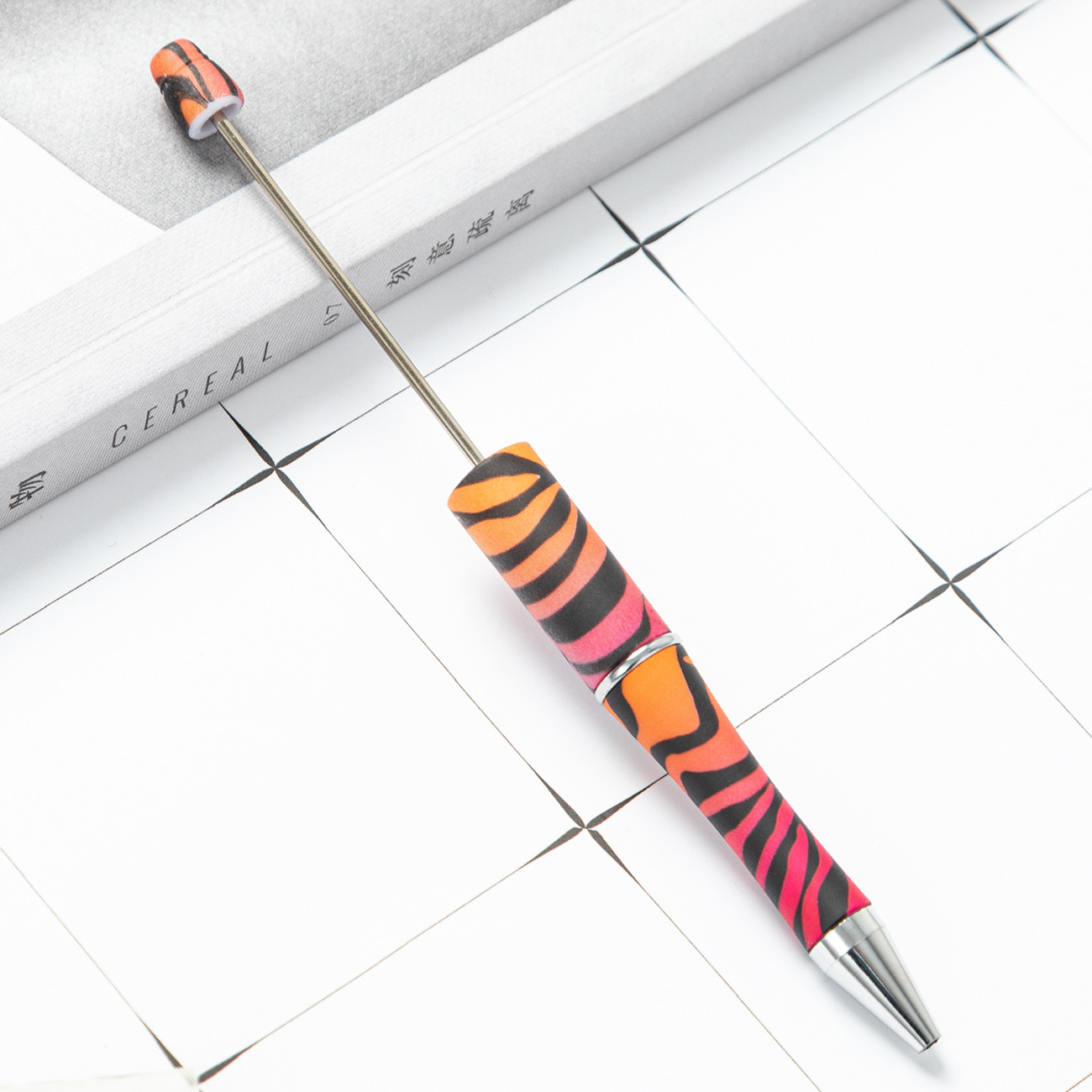 Diy plástico creativo mano de leopardo flor de cuentas al por mayor de alto valor de impresión plástico cuentas