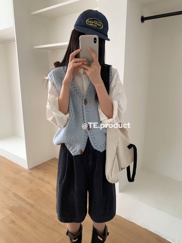 秋季韩系叠穿牛角扣针织马甲女时尚通勤外搭无袖V领毛衣开衫背心|undefined
