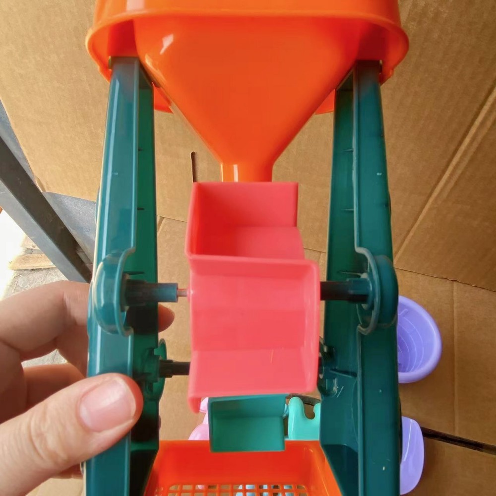 Juguetes de arena para niños reloj de arena pequeña pala juguetes de playa conjunto de seis piezas traje juguetes de agua 2 yuanes grandes almacenes al por mayor