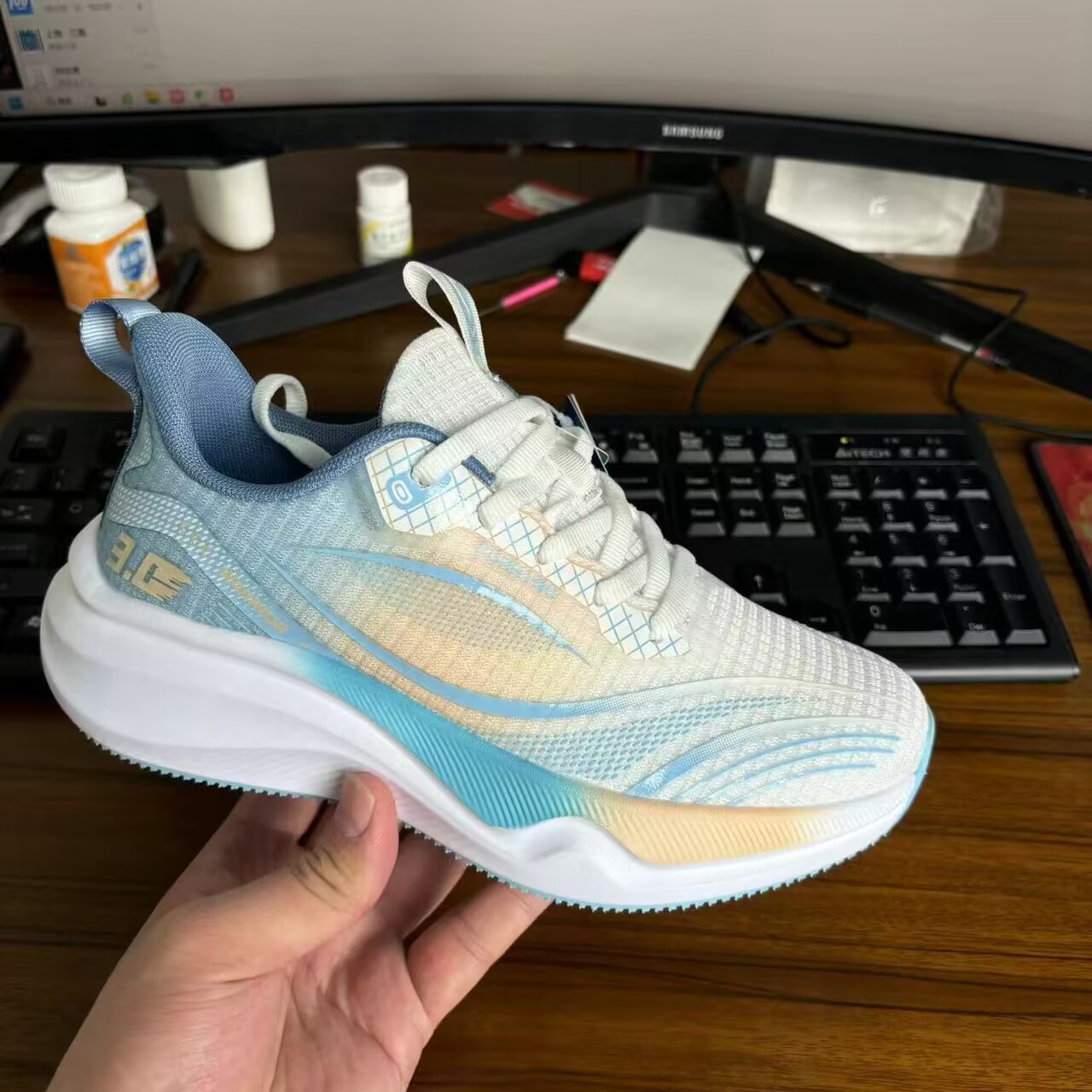 화이트 블루 핑크 [여성]