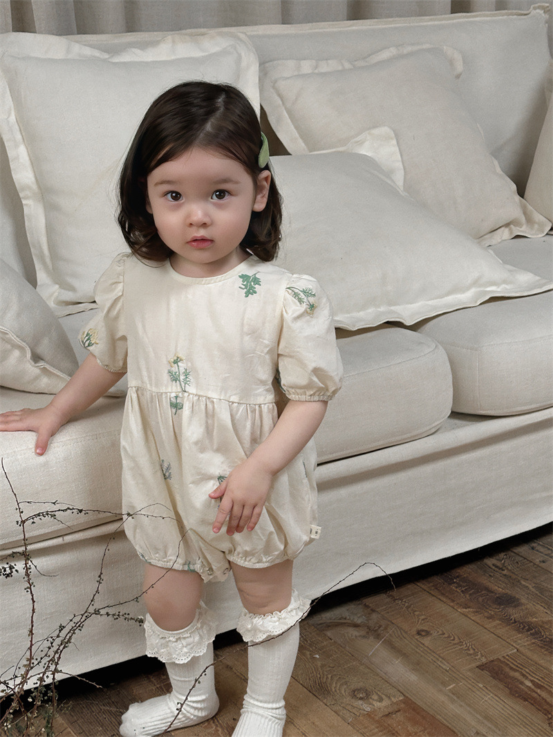 Falda-romper para bebé para verano, ropa infantil de estilo fino, ropa infantil de estilo coreano para el verano de 2025, romper con botones en la espalda para niñas.