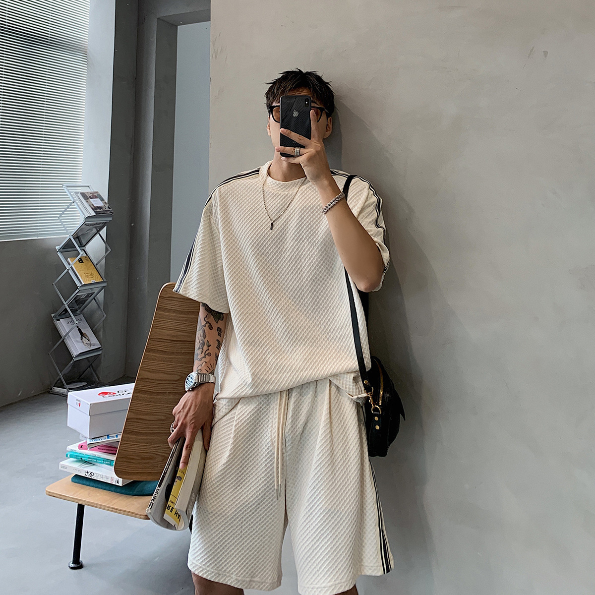 Waffles short-sleeved T-shirt shorts sports leisure suit men's summer ruffian handsome men's clothing a set of handsome wear collocation