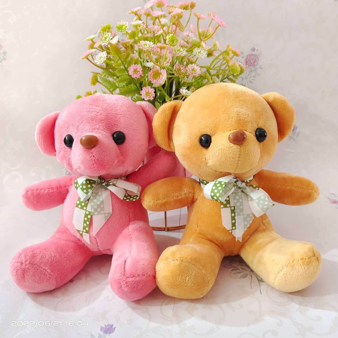 Una gran cantidad de juguetes de peluche de gran descuento, bodas de la compañía, actividades de juegos, todo tipo de muñecas de agarración