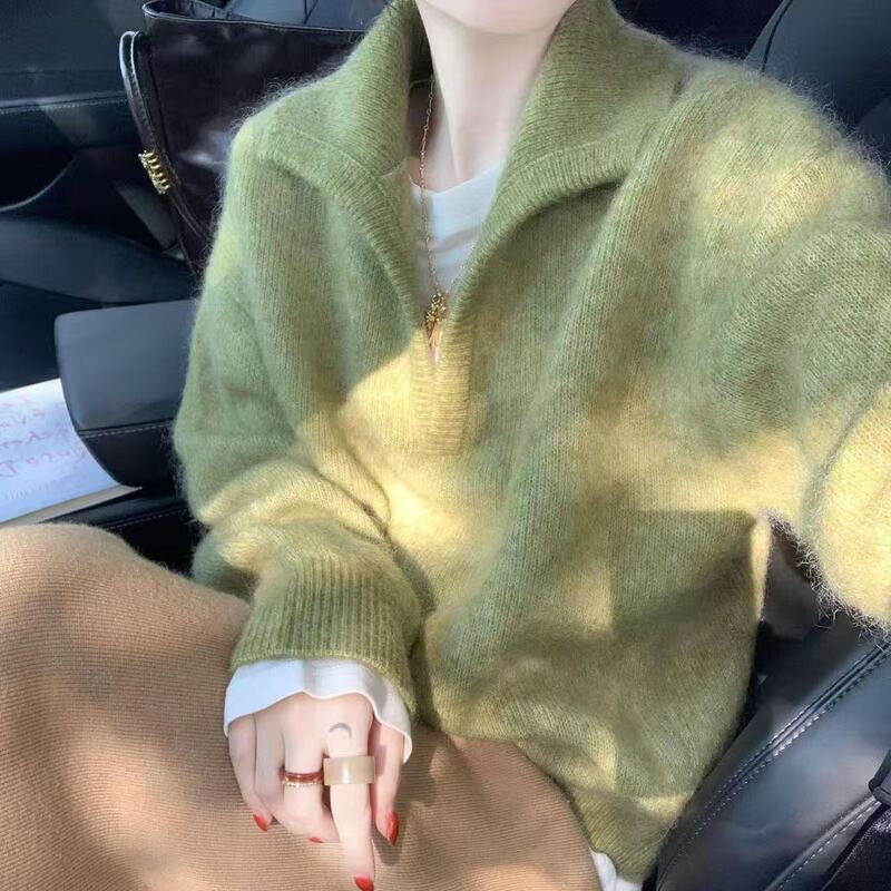 Women's sweater outfit: orange round-neck pullover knit sweater, perfect for a laid-back, relaxed, and stunningly beautiful look in winter Women's sweater outfit: orange round-neck pullover knit sweater, perfect for a laid-back, relaxed, and stunningly beautiful look in winter