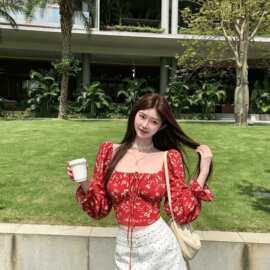 zj8242025年春秋冬新款方领系带法式气质泡泡袖碎花衬衫女短款长