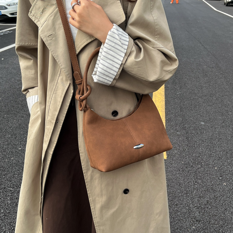 Bolsa de brazo de moda retro para mujeres 2025, nuevo otoño y invierno para viajar al trabajo, bolsas de cubo de gran capacidad, bolsas de mujer ociosas.