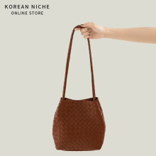 2025新款小众设计编织单肩包女韩版高级感潮流百搭复古手提包女