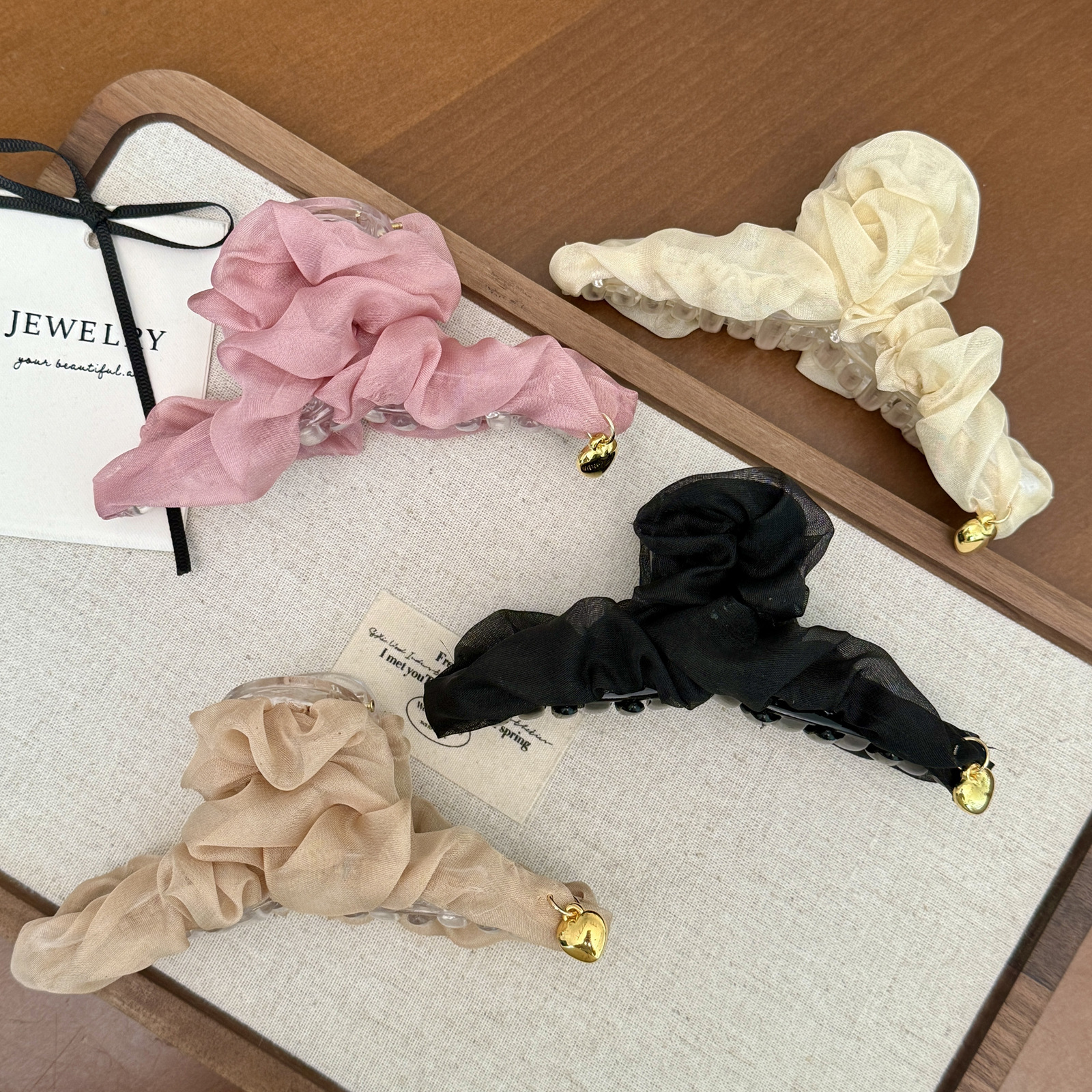 Light and Fairy-Like Pleated Heart Pendant Hair Clip for Women, Large Mesh High-End Shark Clip Hair Accessory for the Back of the Head