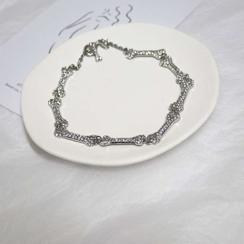 Unforgettable Pattern Personality Full Rhinestone Bone Shaped Stitching Necklace