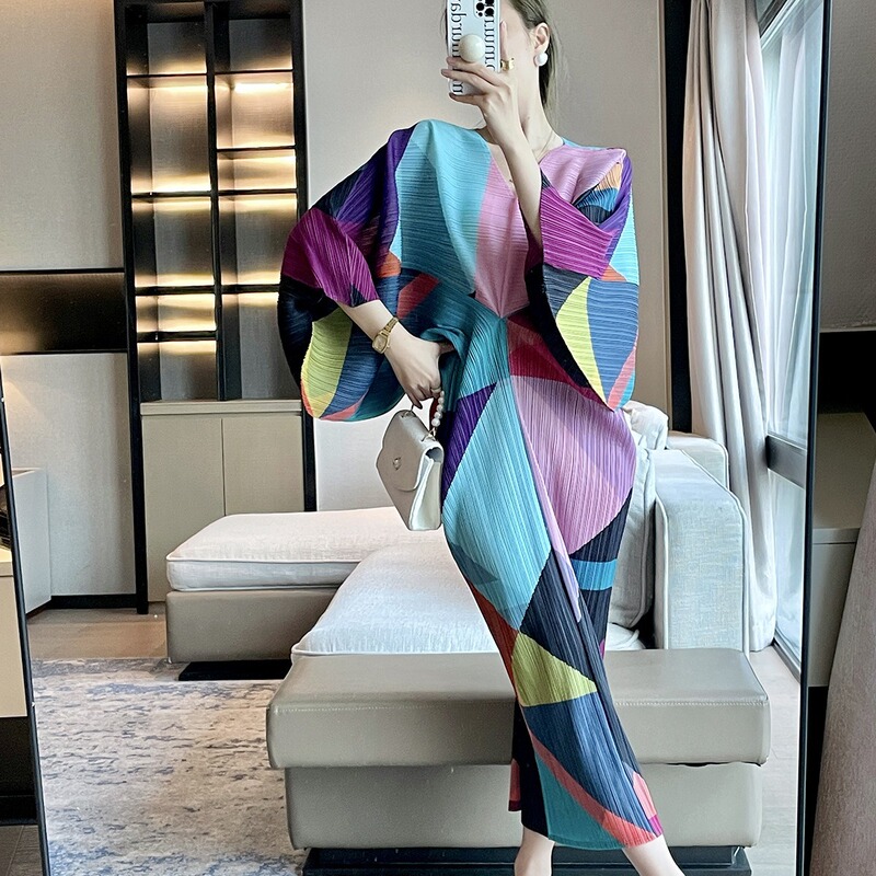 Miyake 2025 Spring and Autumn Designer Geometric Printing Fashionable Pleated dress Elegant Slim-fit Long Dress for Women Miyake 2025 Spring and Autumn Designer Geometric Printing Fashionable Pleated dress Elegant Slim-fit Long Dress for Women