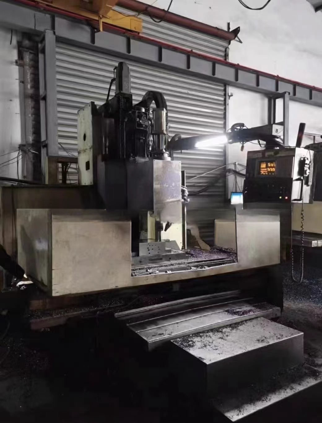 台湾机床龙门数控电脑锣钻攻中心精雕机主轴丝杆维修三菱发那科机