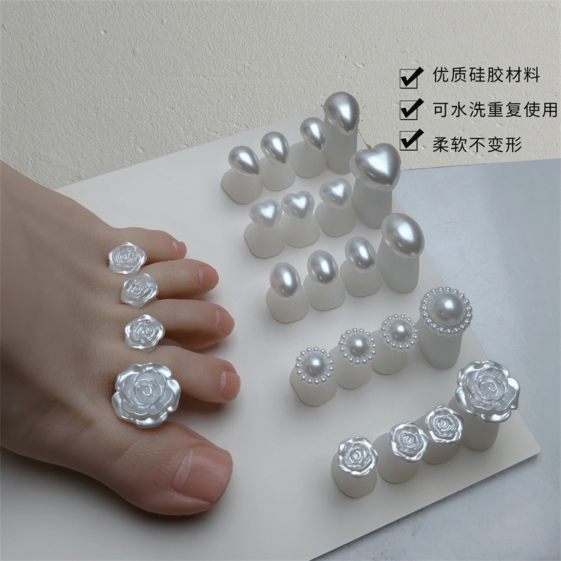 Soft silicone washable toe separator for manicure without scratching the edges, elegant pearl rose toe separator, cotton toe separator for foot use
