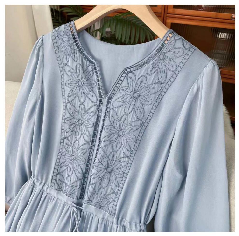 Elegant White Embroidered Chiffon Dress Loose Holiday Long Skirt V-neck Polyester Fabric A-line Silhouette New Style display picture 10