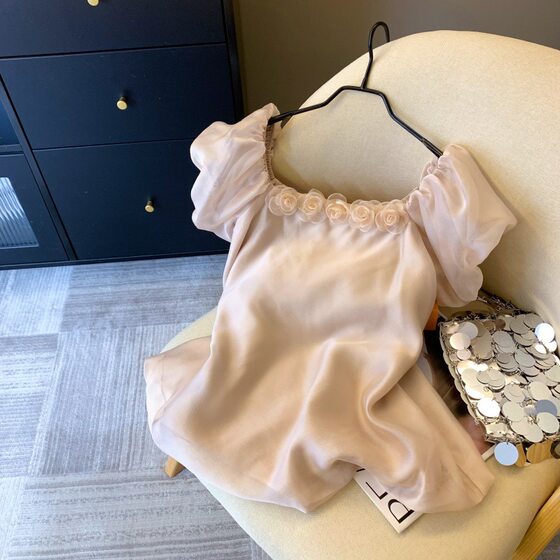 Real shot ~ French off-shoulder bubble sleeve shirt women's design sense niche early spring loose short sleeve chiffon