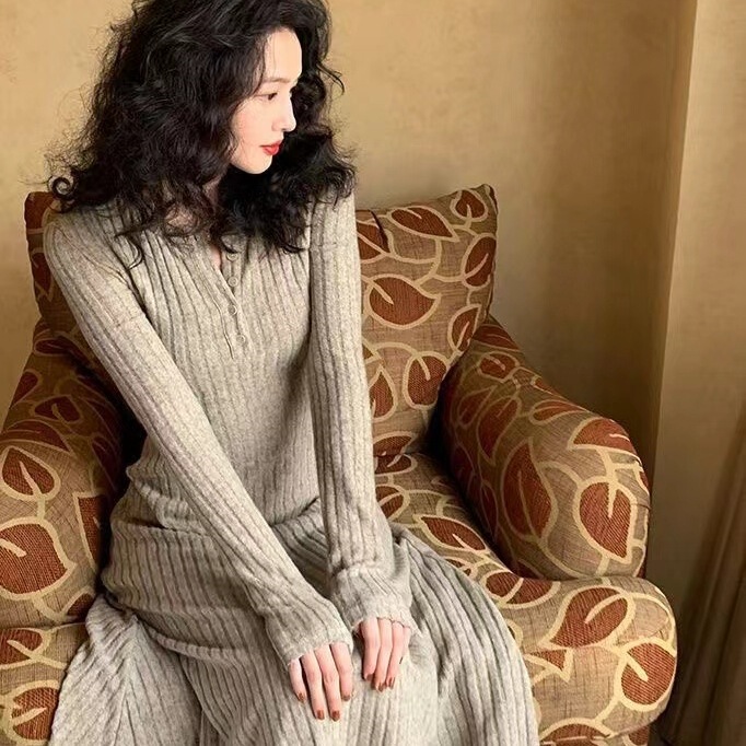 欧美跨境外贸针织长袖连衣裙气质显瘦裙子复古韩版绒V领法式长裙|undefined