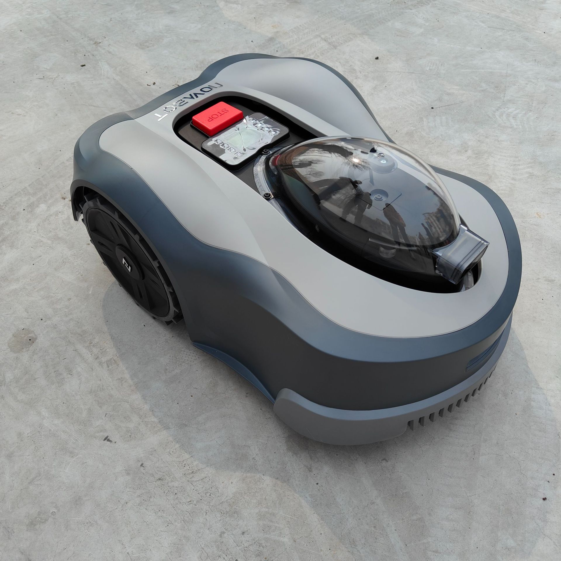 出口欧美家用割草机器人 intelligent robot mower智能电动草坪机