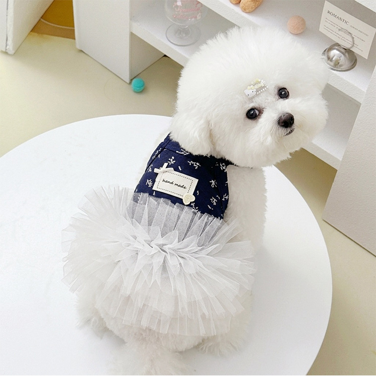 Vestido de verano con flores para perro estilo coreano princesa_voghion.com