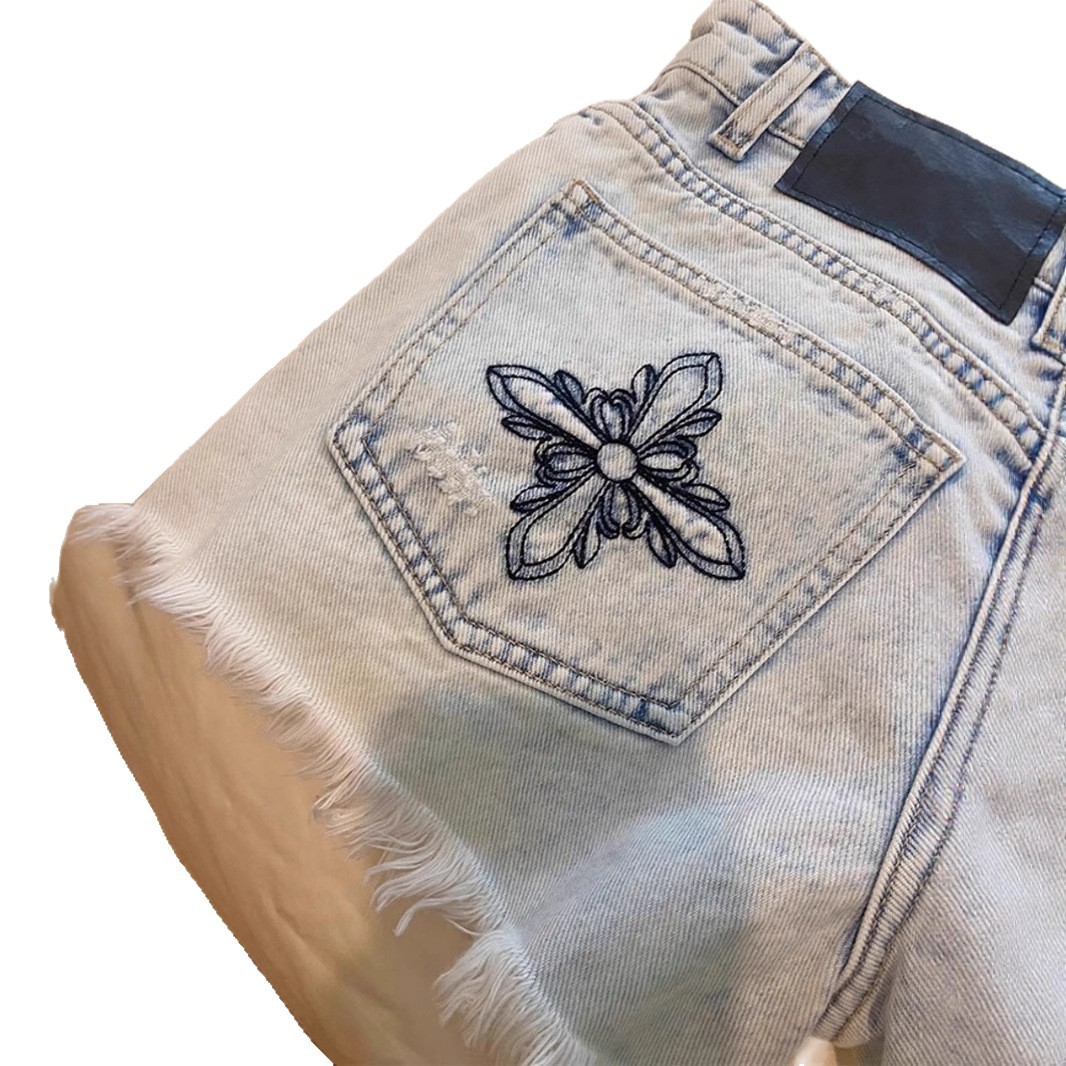 Old Washed Embroidered Burrs Denim Shorts Women's Summer 2025 New High-waisted Straight Sweet And Cool Hot Girls A-word Hot Pants._ecoleips.com