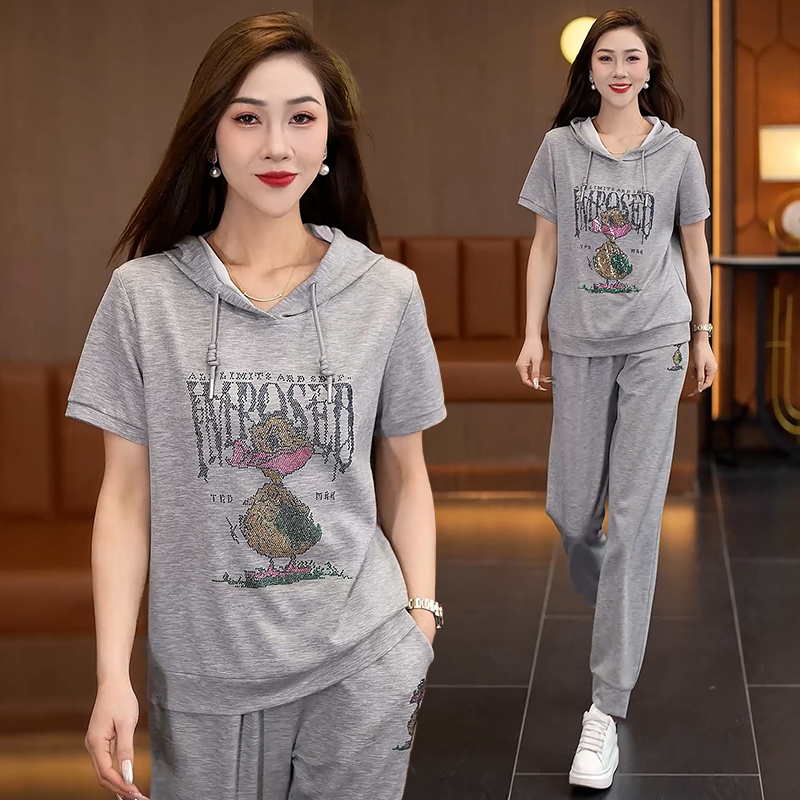 Trajes deportivos casuales de verano para mujeres 2025 nueva moda retro impresión encapuchada manga corta ropa deportiva de envejecimiento