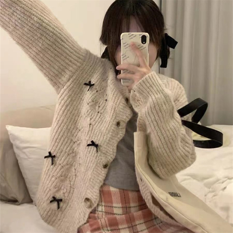 Japanese cardigan with bow