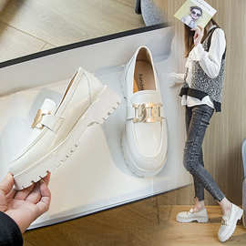 2025年新款平底套脚单鞋女学院风休闲女鞋时尚粗跟复古牛皮松糕鞋