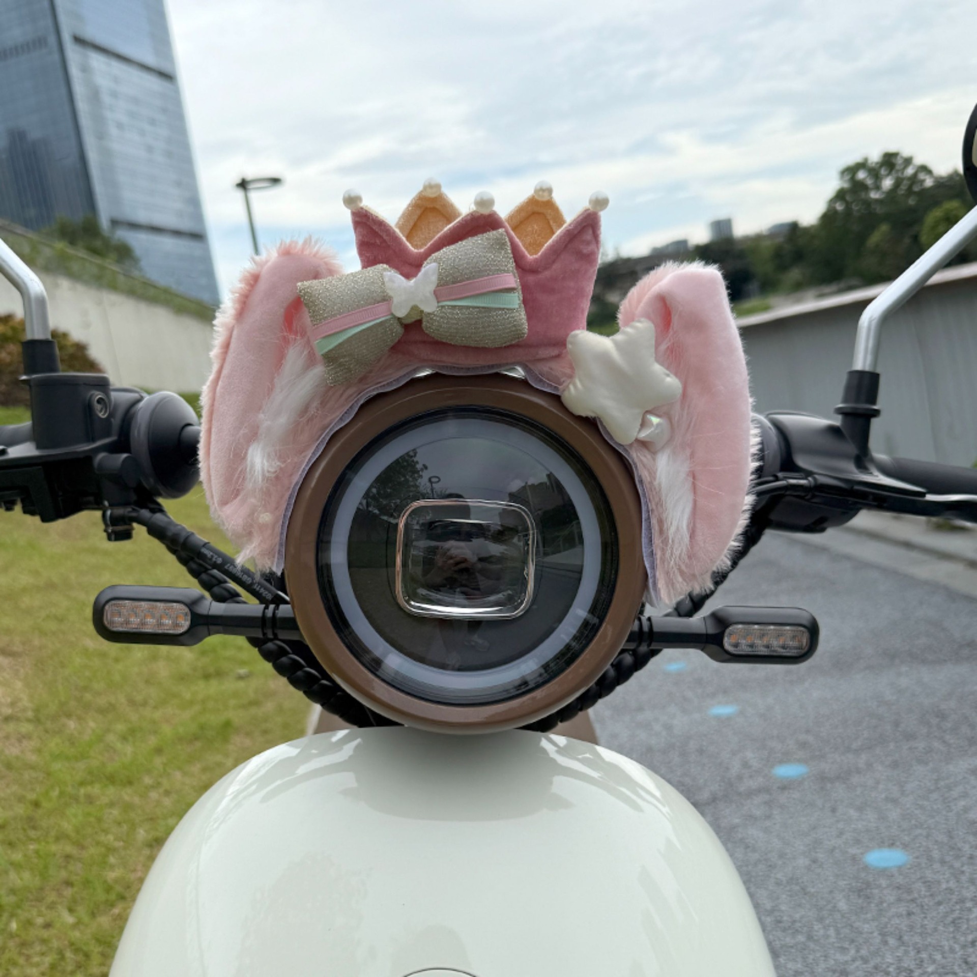 No. 9 Electric Vehicle Decorative Accessories Cute Transformation No. 9 Yadi Emma Luna Battery Car Light Accessories