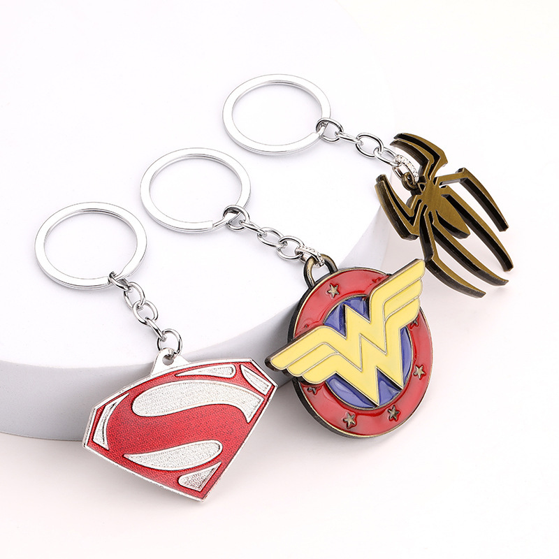 Spot movie surrounding new Spider-Man alloy personality pendant creative birthday gift car metal keychain Spot movie surrounding new Spider-Man alloy personality pendant creative birthday gift car metal keychain