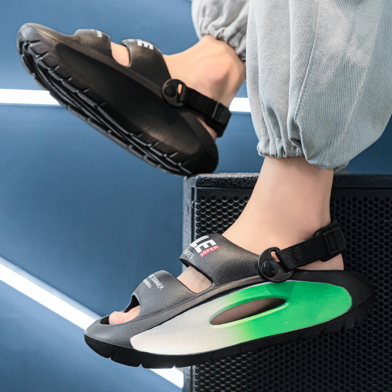 Sandalias y pantuflas para hombres y mujeres 2025 verano nuevo estilo antideslizante desgaste exterior conducción transfronteriza adolescentes zapatos de playa sandals