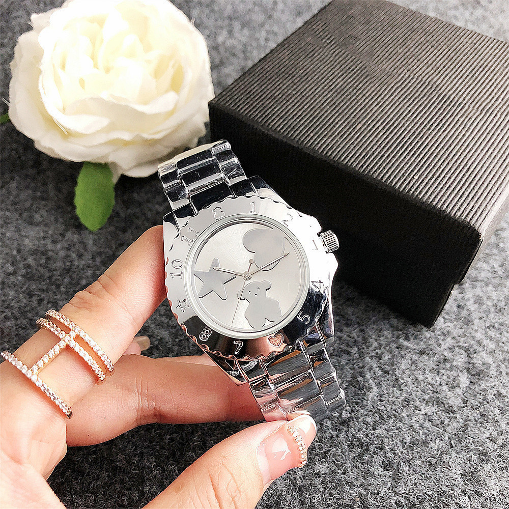 Dames horloge met peach beer motief en elegant design_voghion.com