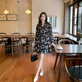 2025秋季玫瑰茶歇长款连衣裙花瑶印花气质V领长款碎花连衣裙