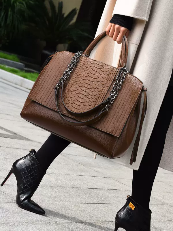 Capacious one-shoulder bag, crocodile print, (Cross-border trading)