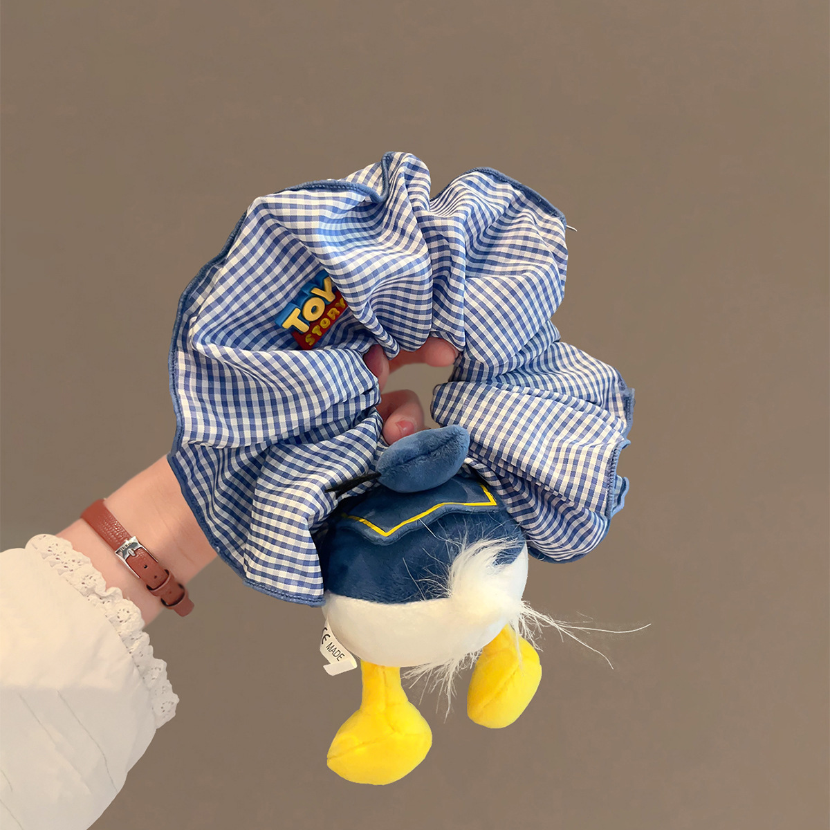 파란색 체크무늬 반신인형 오리엉덩이 머리끈