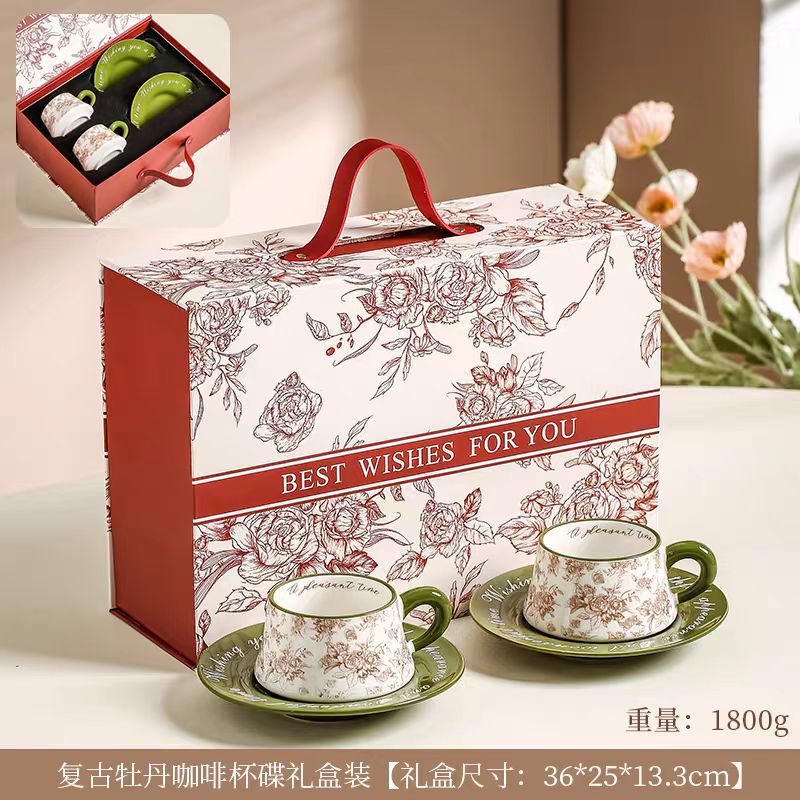 Tazas de café retro americanas y platos parejas de alto valor de cara taza de café popular en línea taza de menú de la tarde para mujeres personales