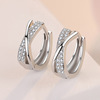 Design line earrings, trend of season, simple and elegant design
