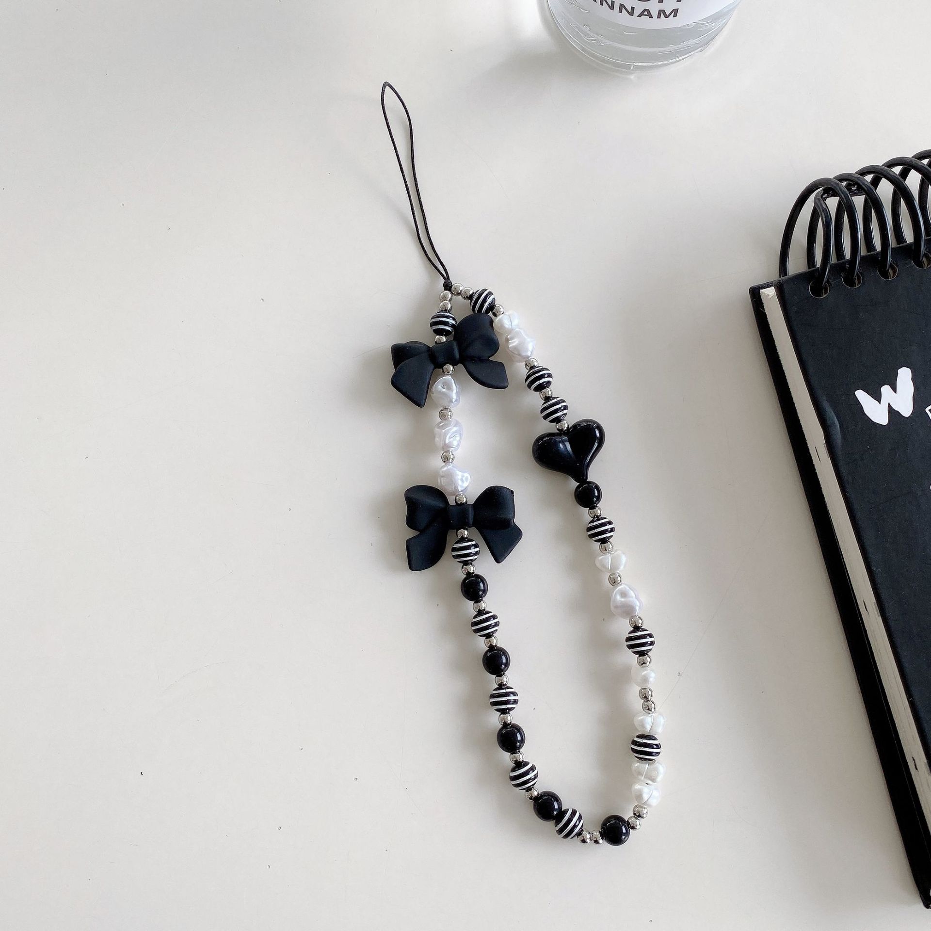 Adatto per cubo di cristallo galvanico braccialetto d'amore custodia per cellulare accessori ciondolo fiocco di perle bianche catena universale_voghion.com