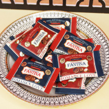 梵蒂娜生椰拿铁味曲奇饼干喜饼高端高档结婚庆喜糖果散装批发年货