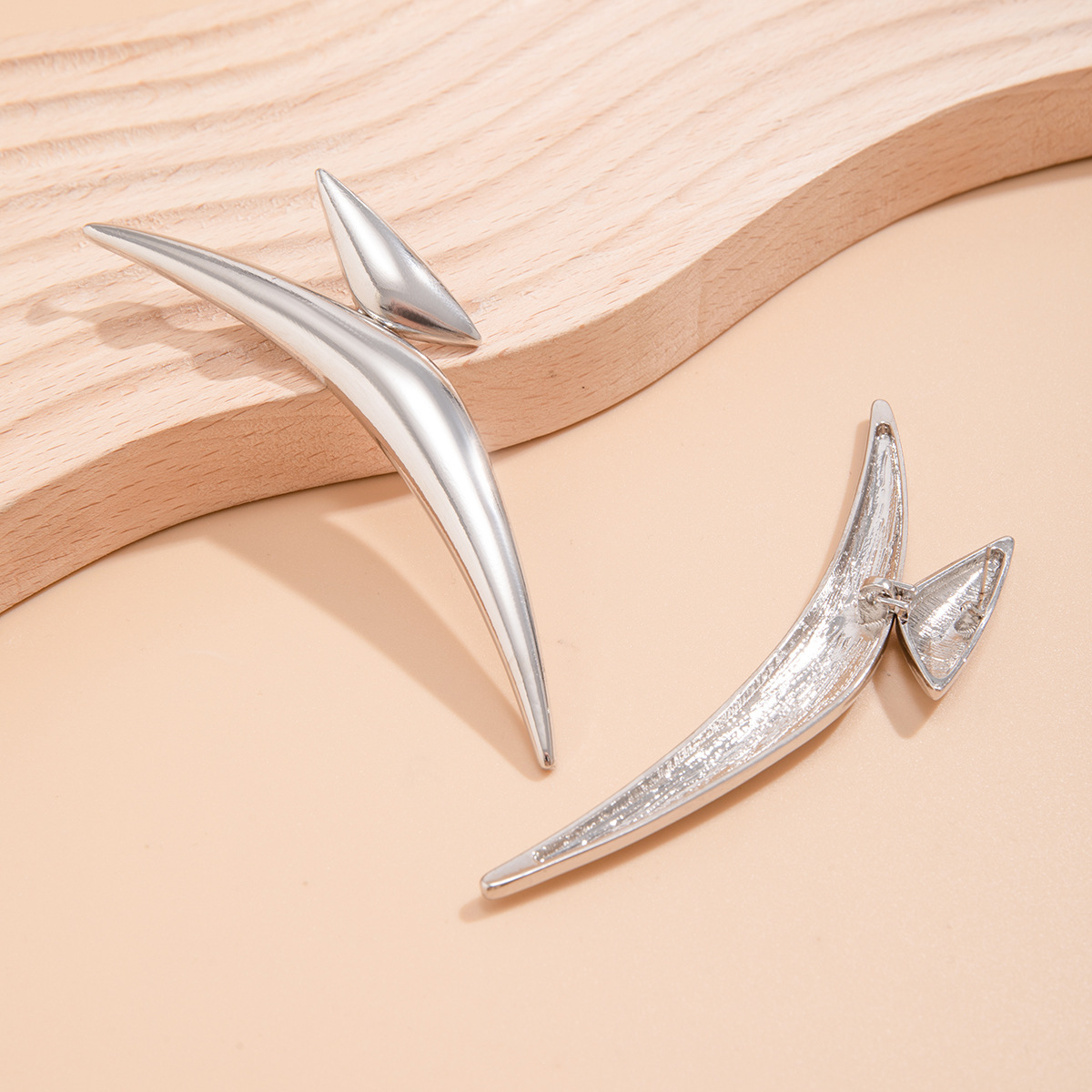Solid Color Pattern 1 Piece Simple Style Solid Color Plating Alloy Ear Studs