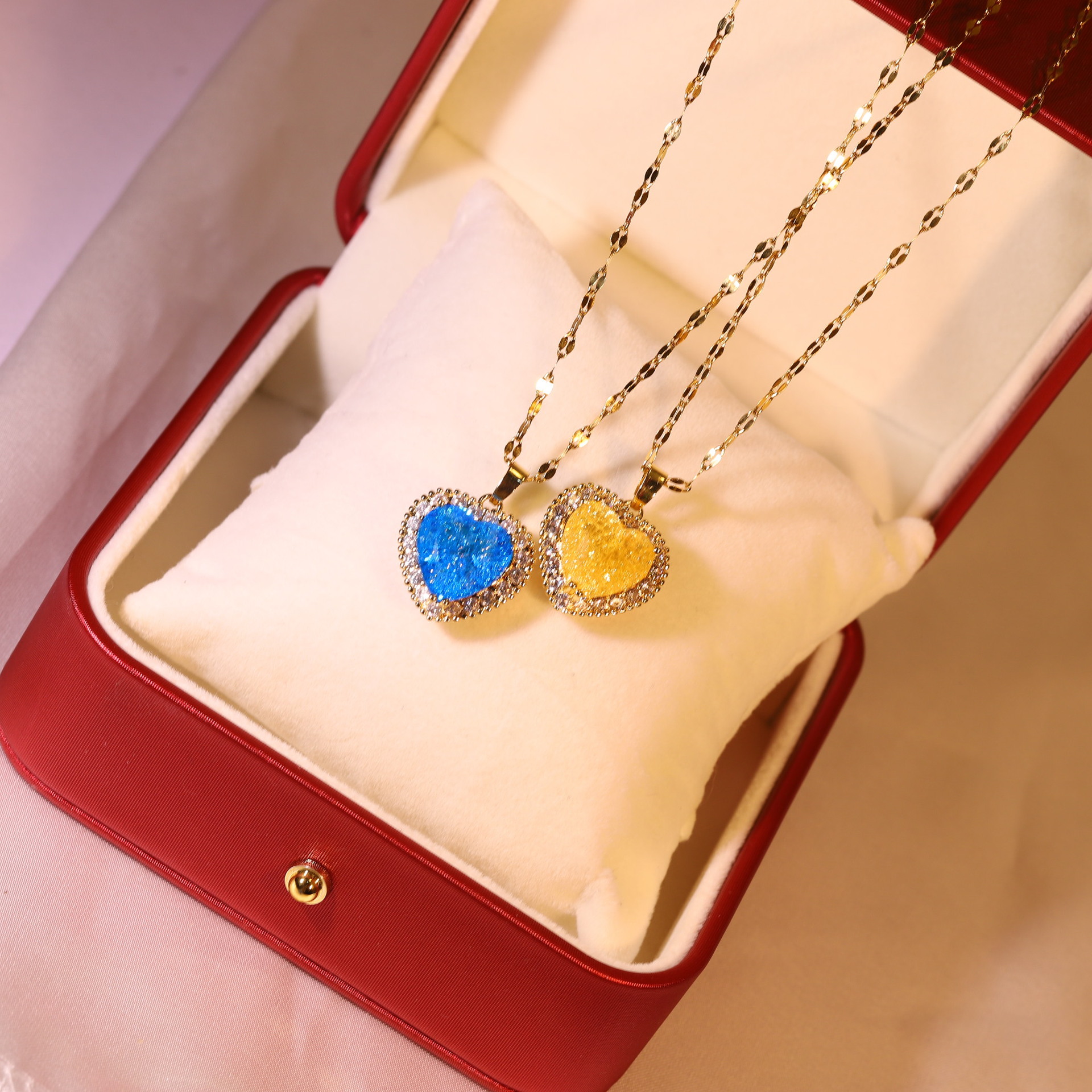 Retro Heart Shape Titanium Steel Inlaid Zircon Necklace 1 Piece