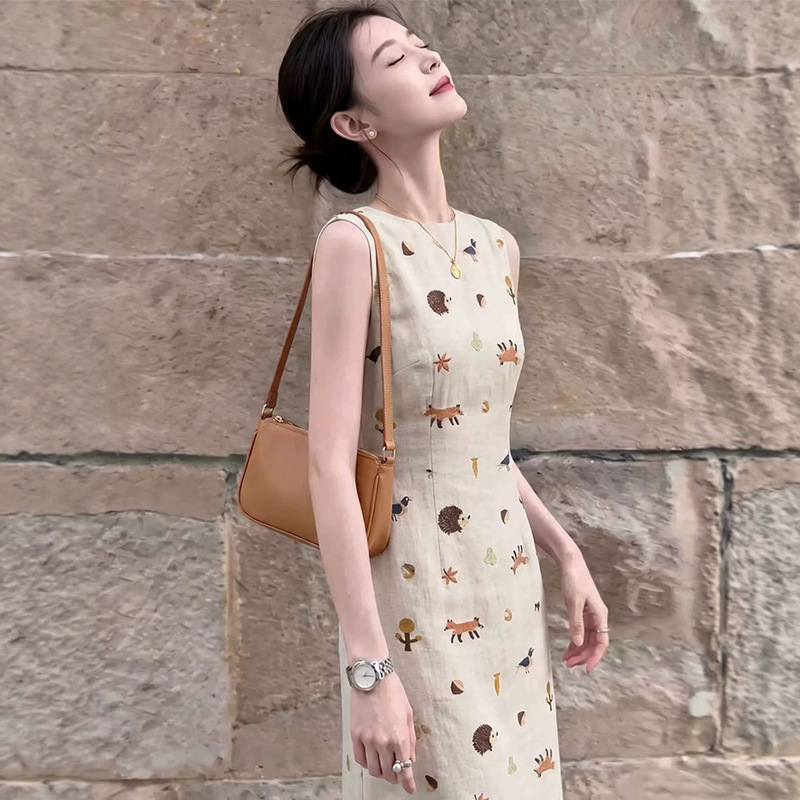 French-style apricot printed dress for women, summer, with a sophisticated design, very stylish for petite figures, a beautiful dress for important occasions French-style apricot printed dress for women, summer, with a sophisticated design, very stylish for petite figures, a beautiful dress for important occasions