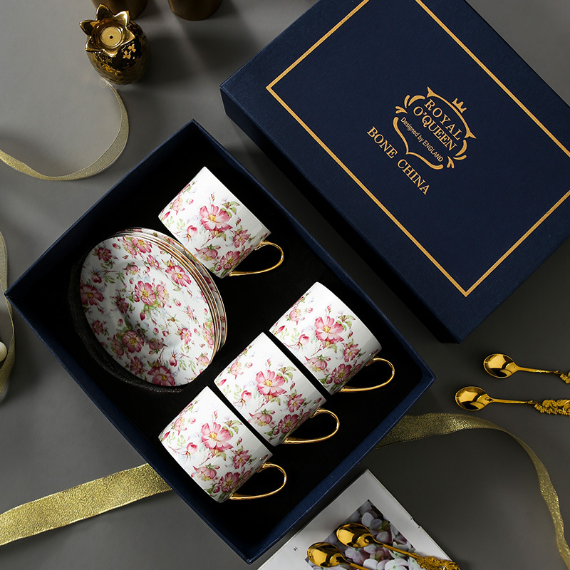 Caja de regalo de taza de café de estilo europeo pequeño lujo exquisito set de té de la tarde porcelana hueso regalo de boda caja de regalo