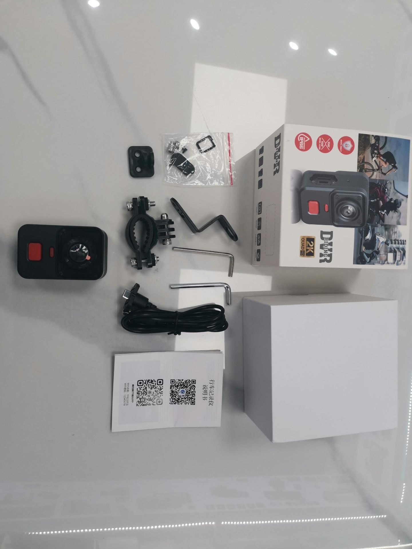 New Q8 Motorcycle Dashcam with Dual Recording, Electric Vehicle Riding GPS Tracking, IP66 Waterproof and Anti-Theft