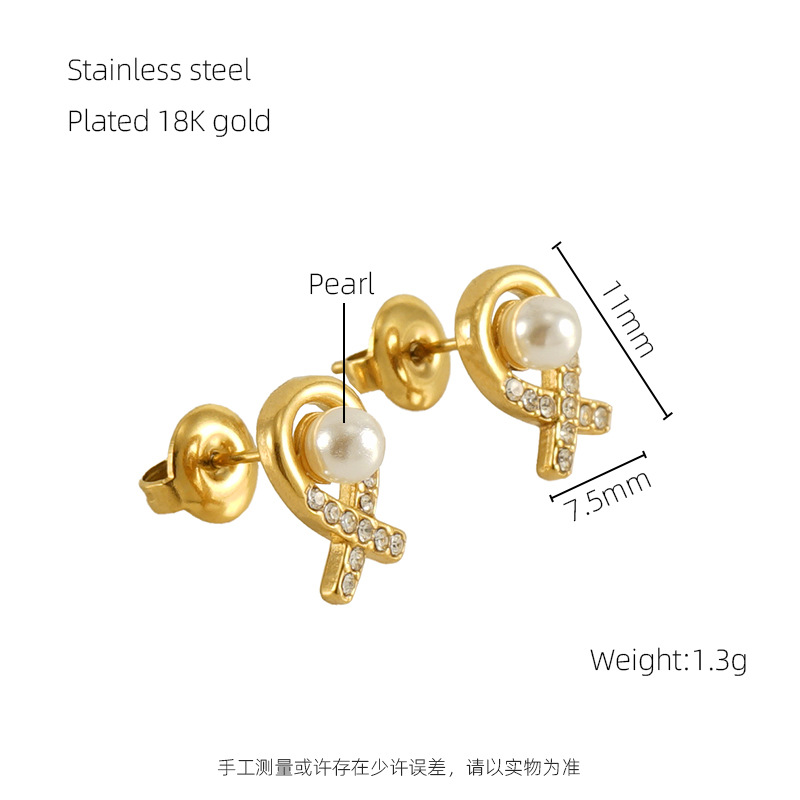 Pendientes de perlas cruzadas